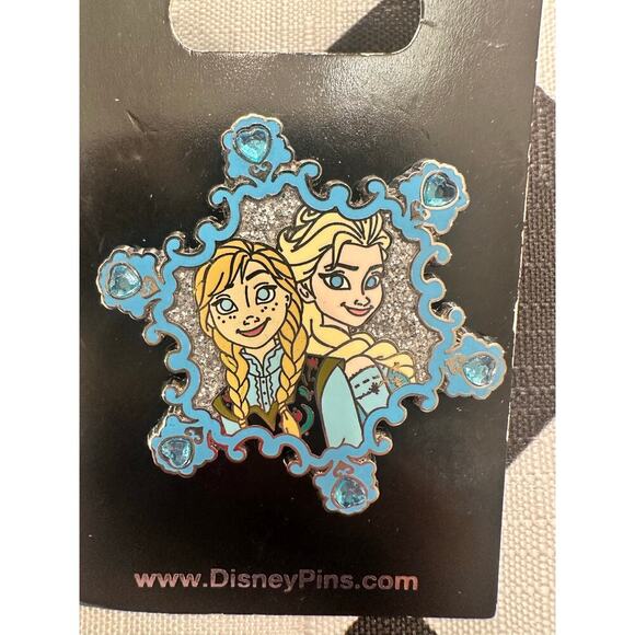 Disney Frozen Anna & Elsa Jeweled Snowflake PIN Princess Movie Sisters WDW 2014 - Picture 1 of 3
